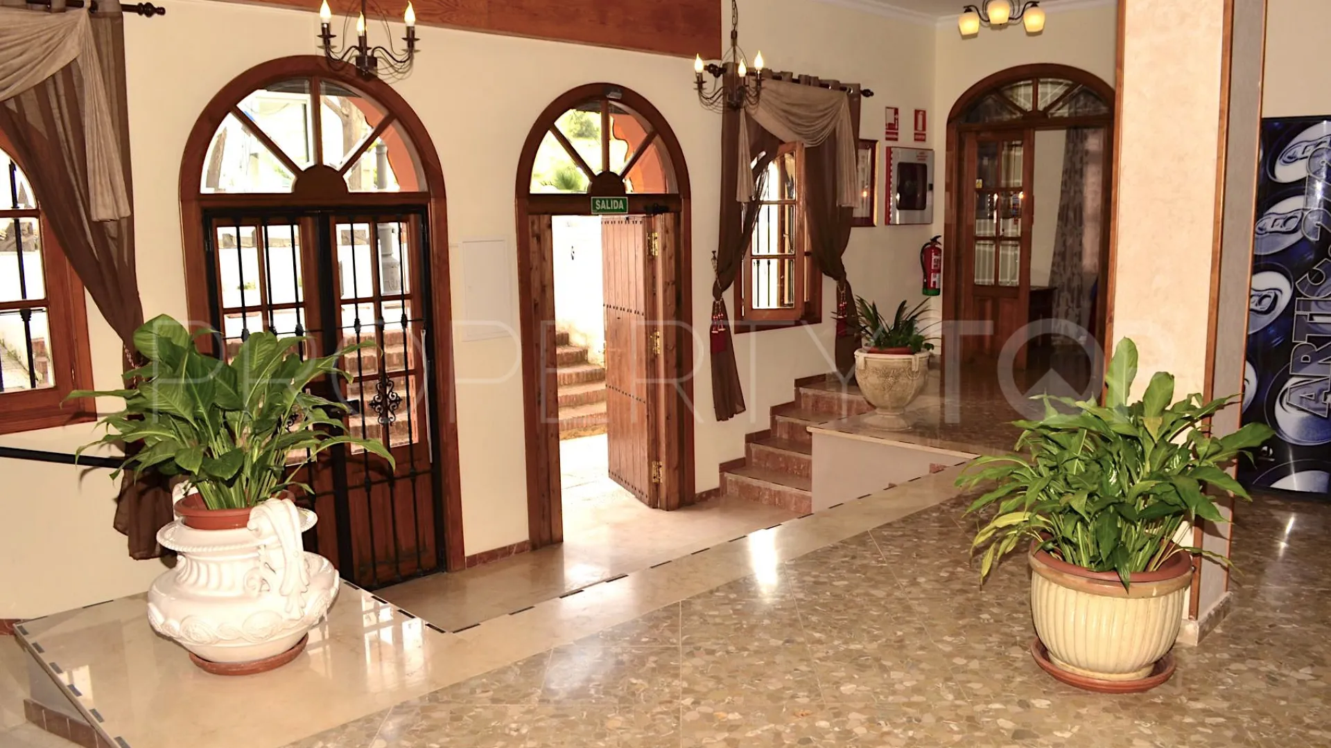 Se vende hotel en Pueblo Nuevo de Guadiaro