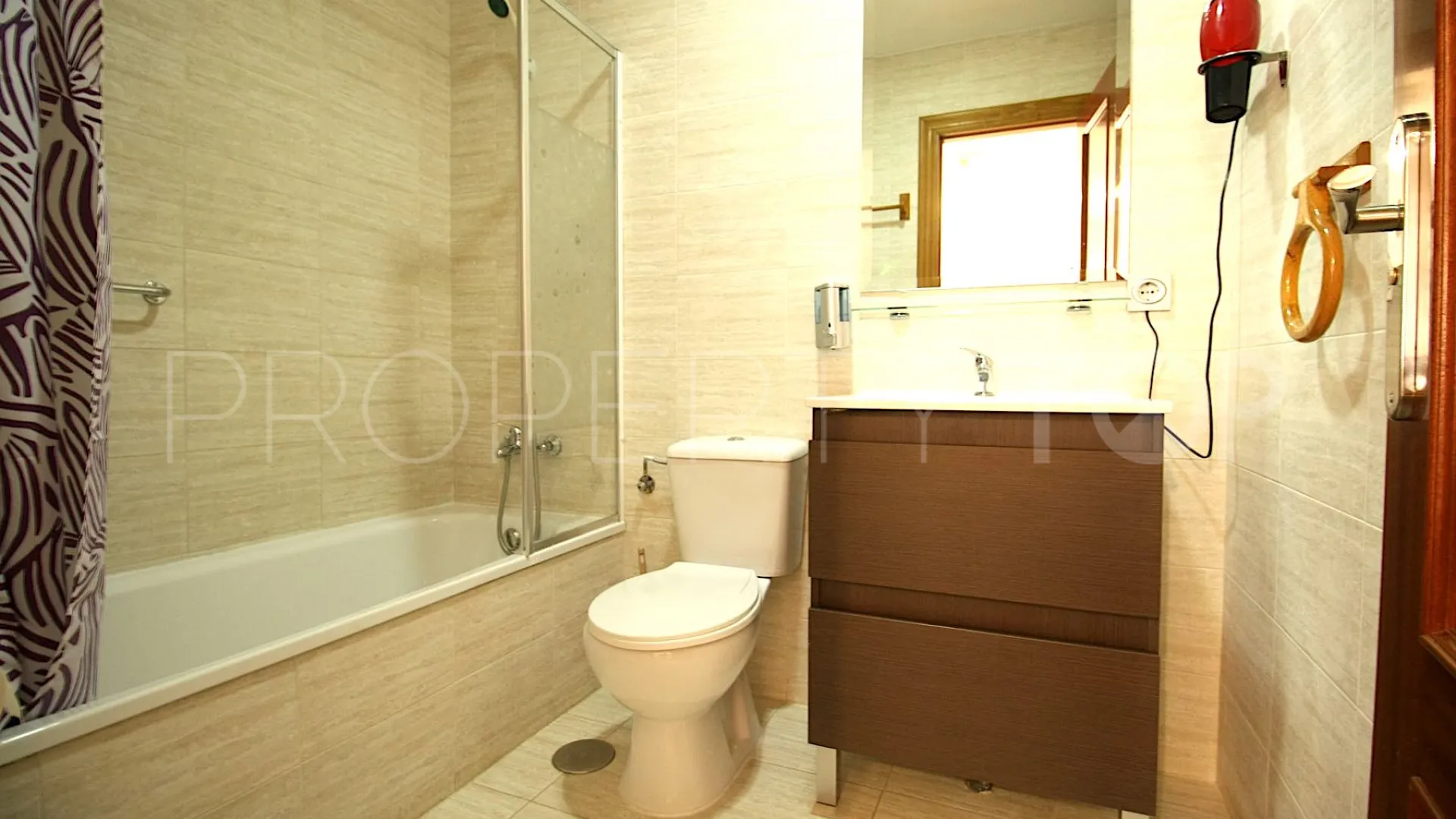 Se vende hotel en Pueblo Nuevo de Guadiaro