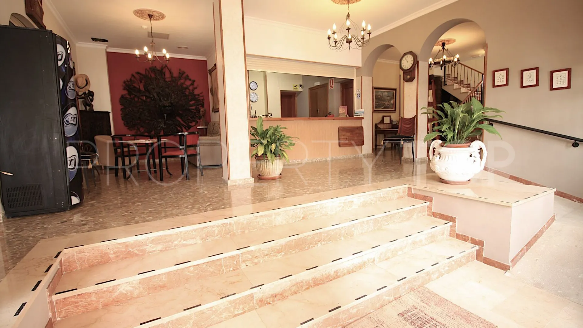 Se vende hotel en Pueblo Nuevo de Guadiaro