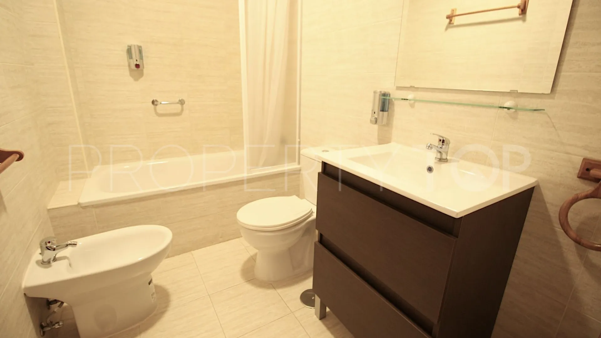 Se vende hotel en Pueblo Nuevo de Guadiaro