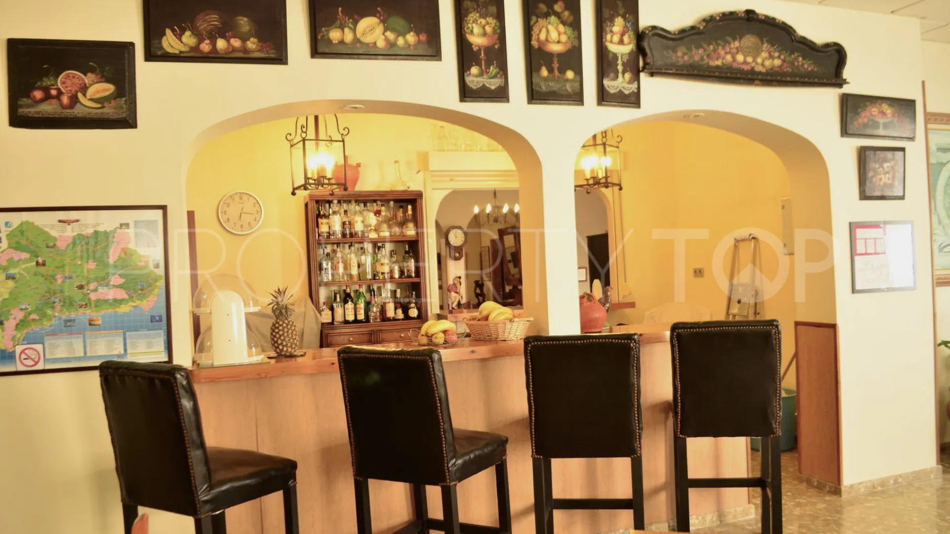 Se vende hotel en Pueblo Nuevo de Guadiaro
