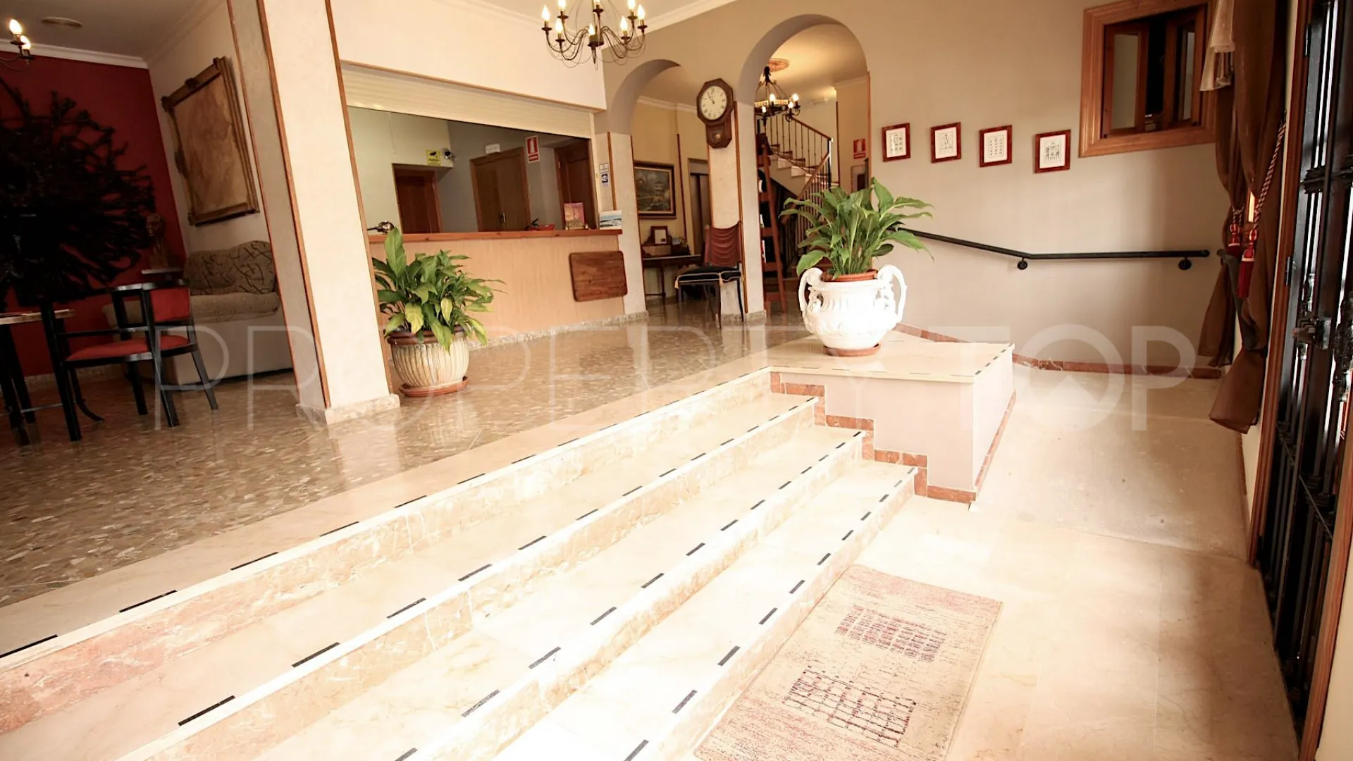 Se vende hotel en Pueblo Nuevo de Guadiaro