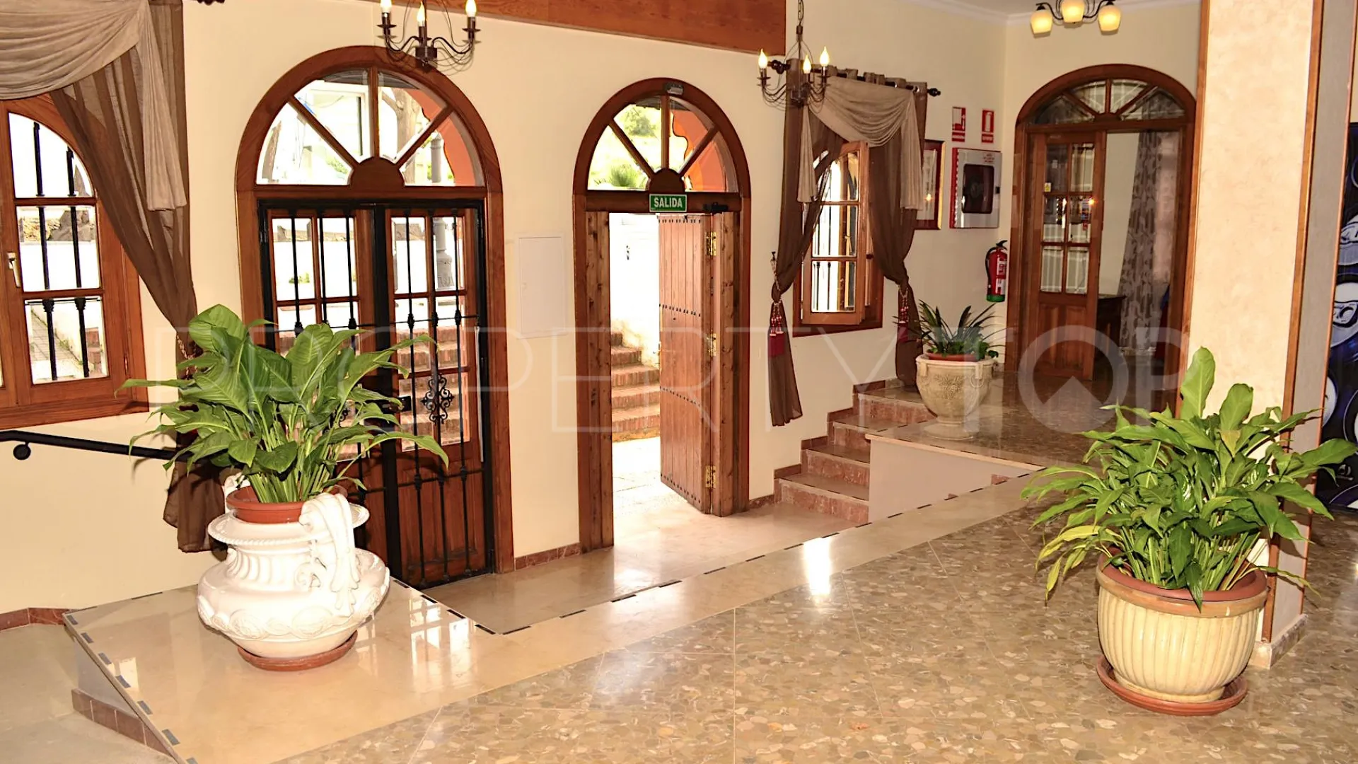 Se vende hotel en Pueblo Nuevo de Guadiaro