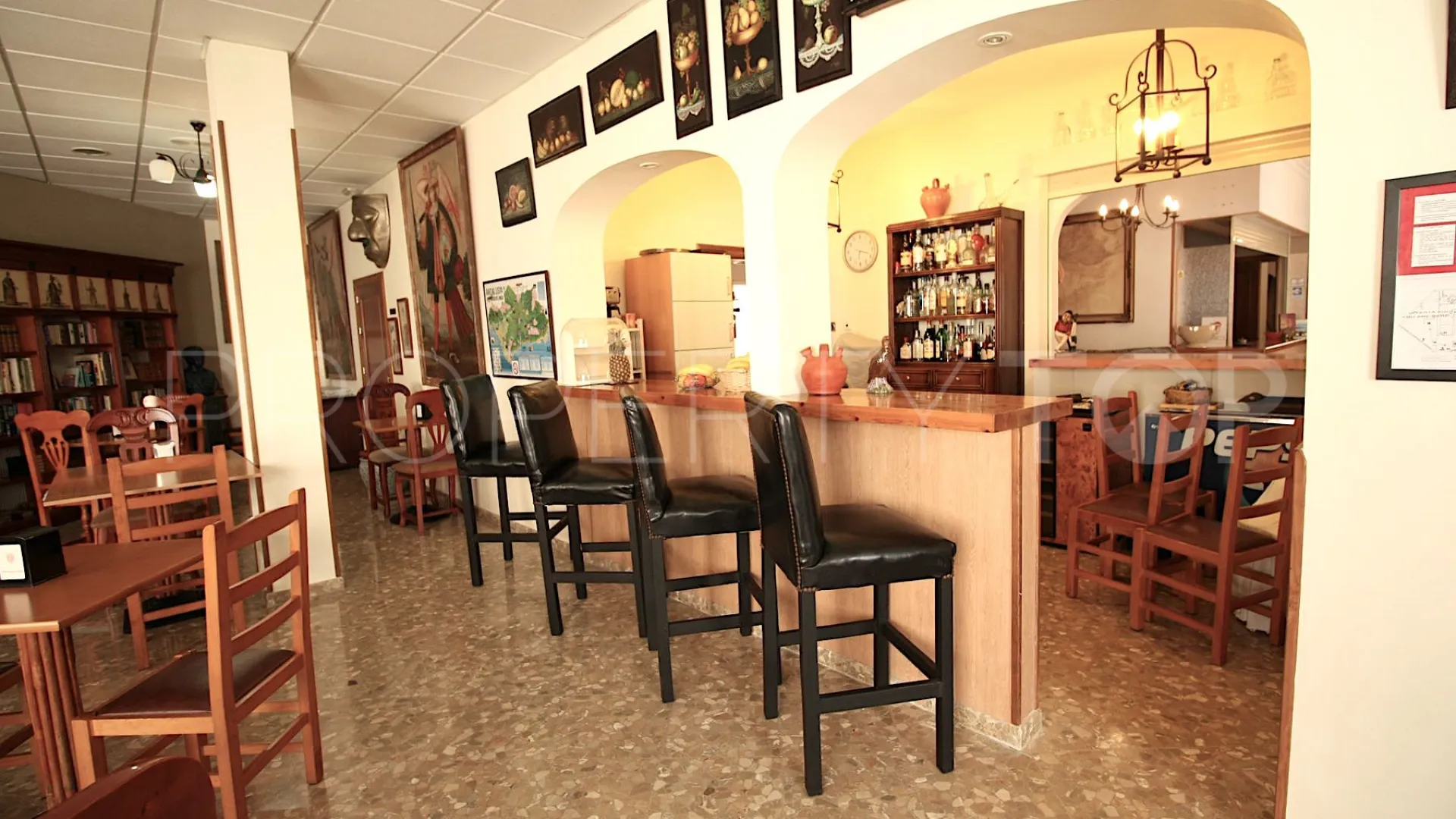 Se vende hotel en Pueblo Nuevo de Guadiaro