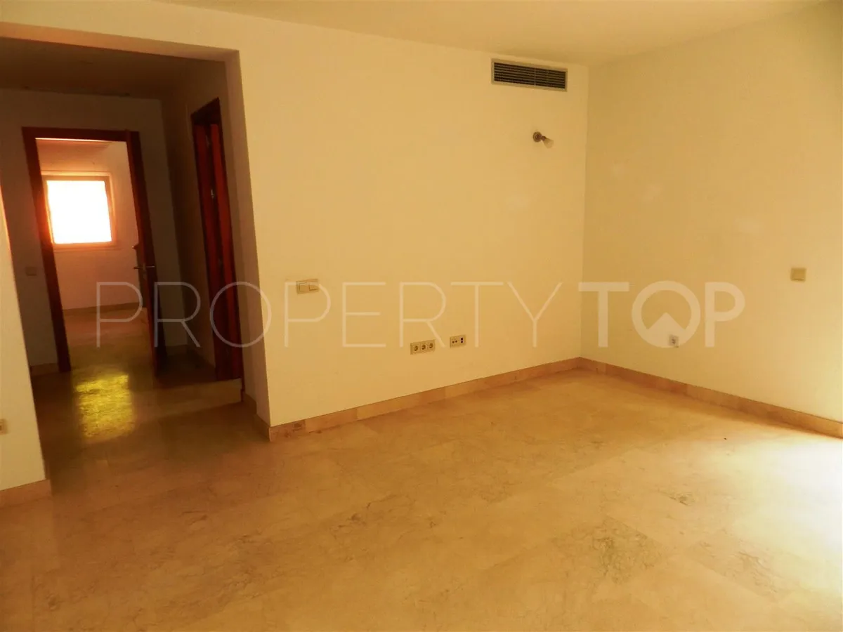 Comprar villa con 4 dormitorios en Sotogrande Alto