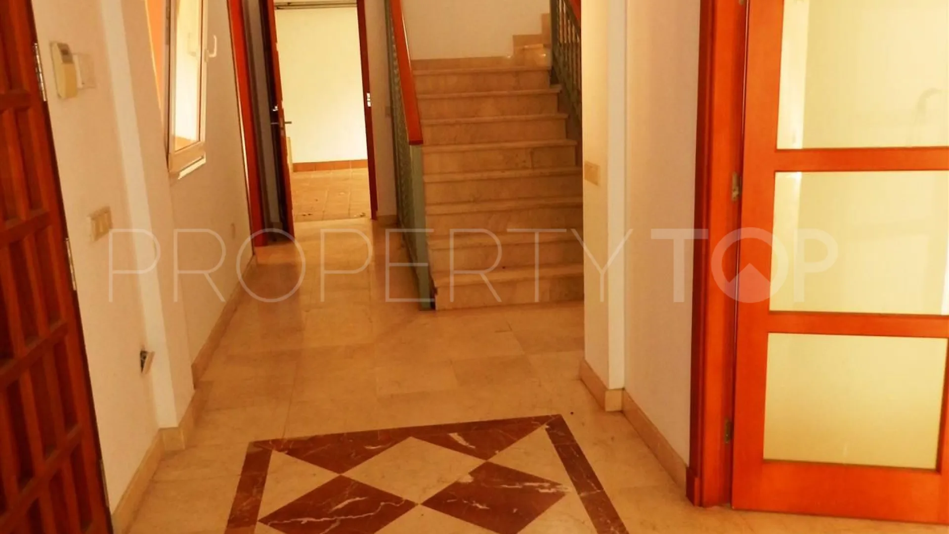 Comprar villa con 4 dormitorios en Sotogrande Alto