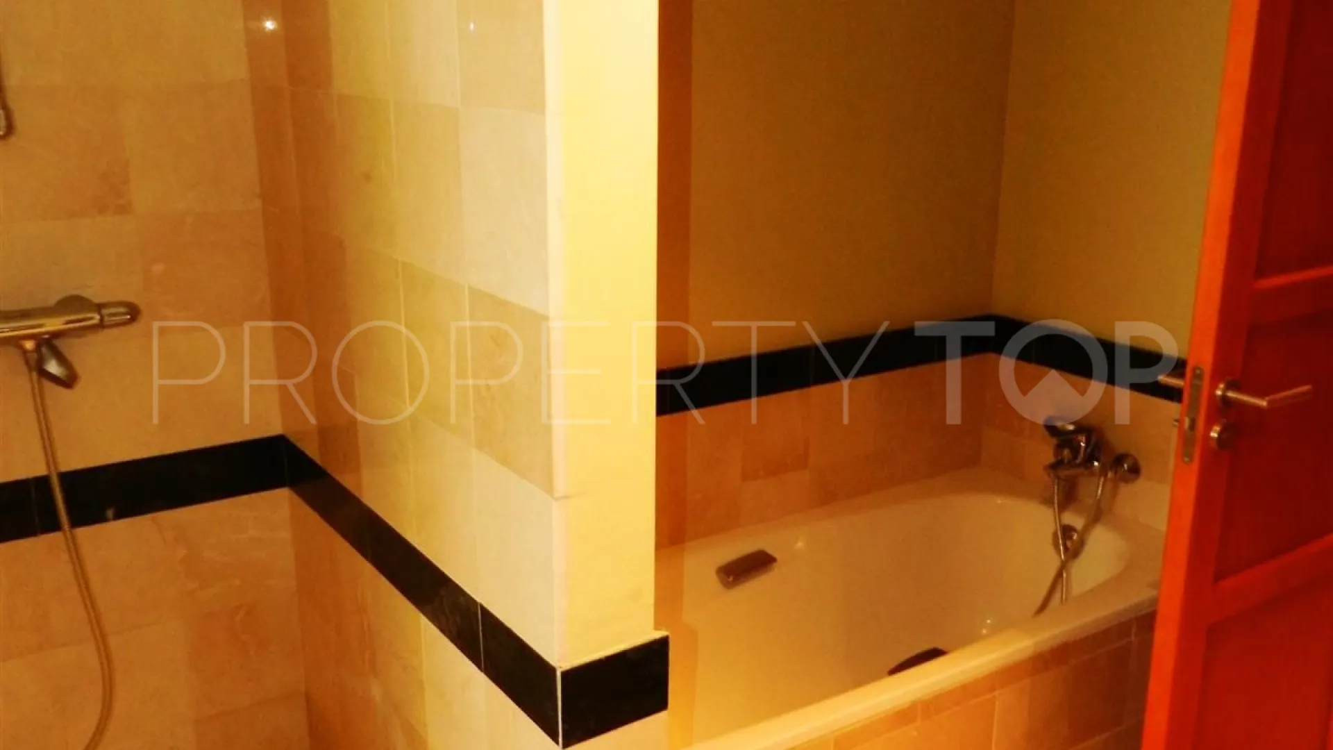 Comprar villa con 4 dormitorios en Sotogrande Alto