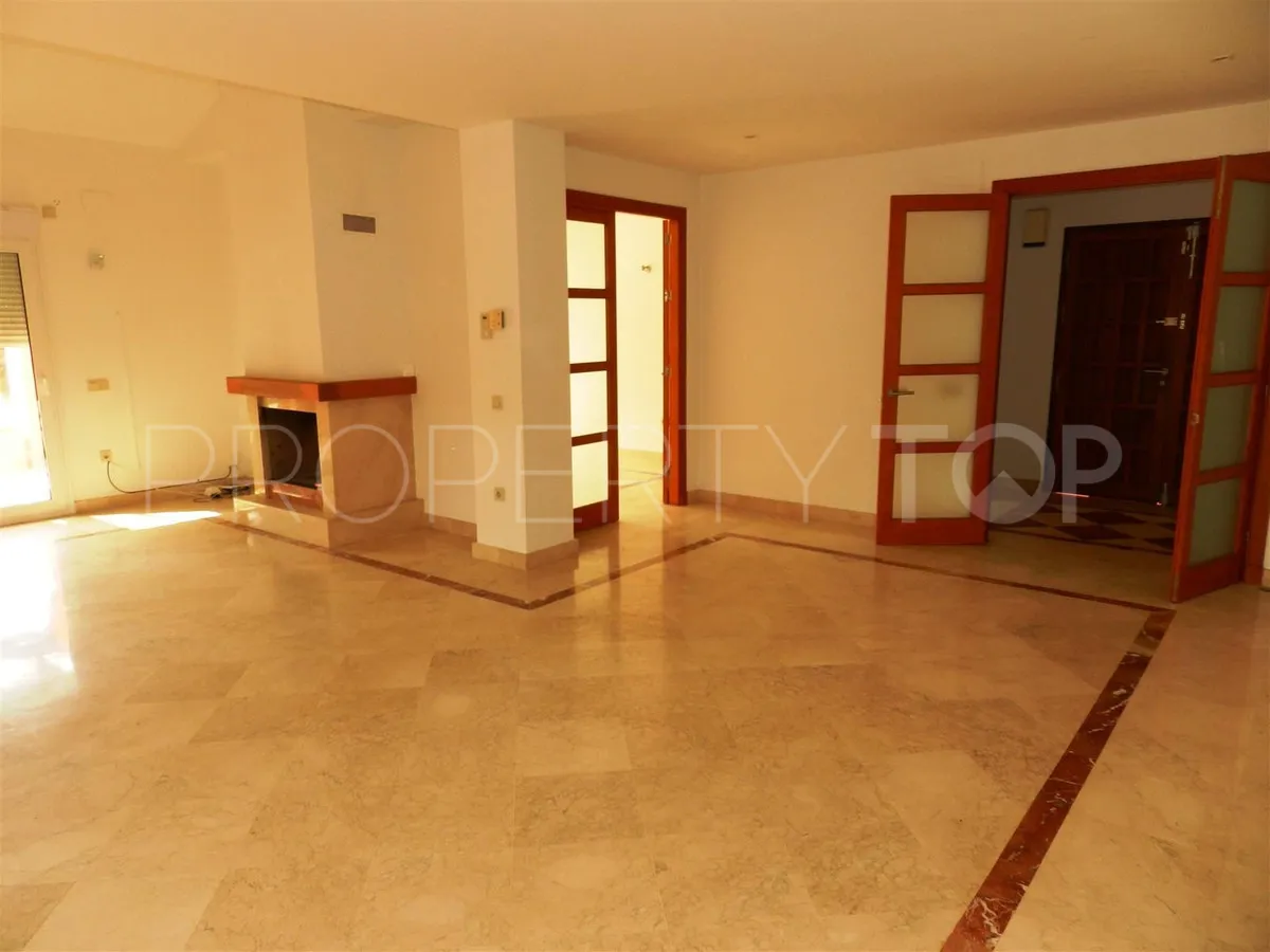 Comprar villa con 4 dormitorios en Sotogrande Alto