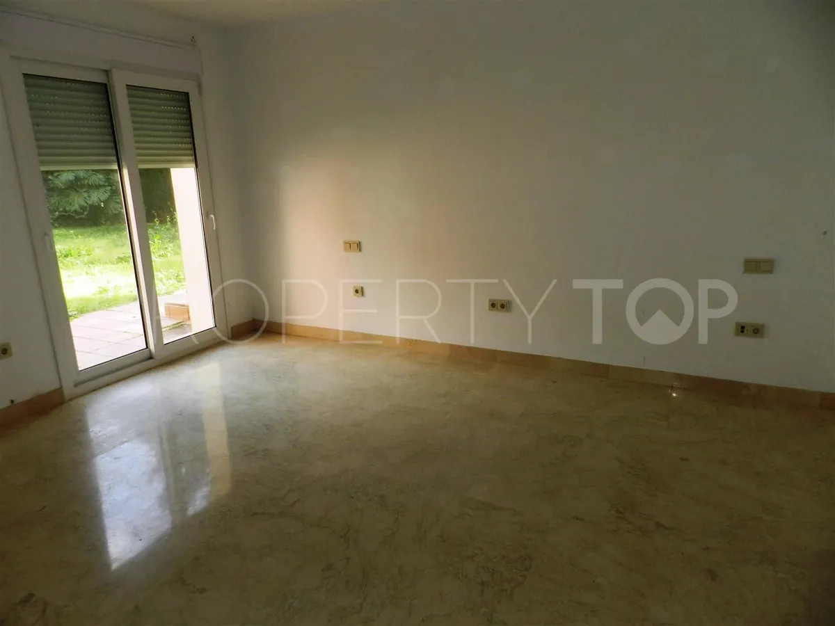 Comprar villa con 4 dormitorios en Sotogrande Alto
