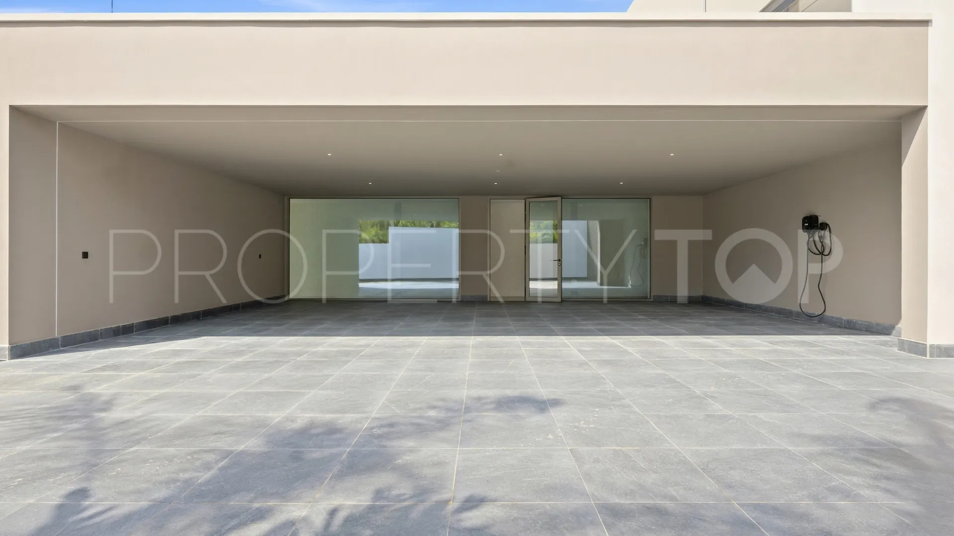 Se vende villa en Zona L