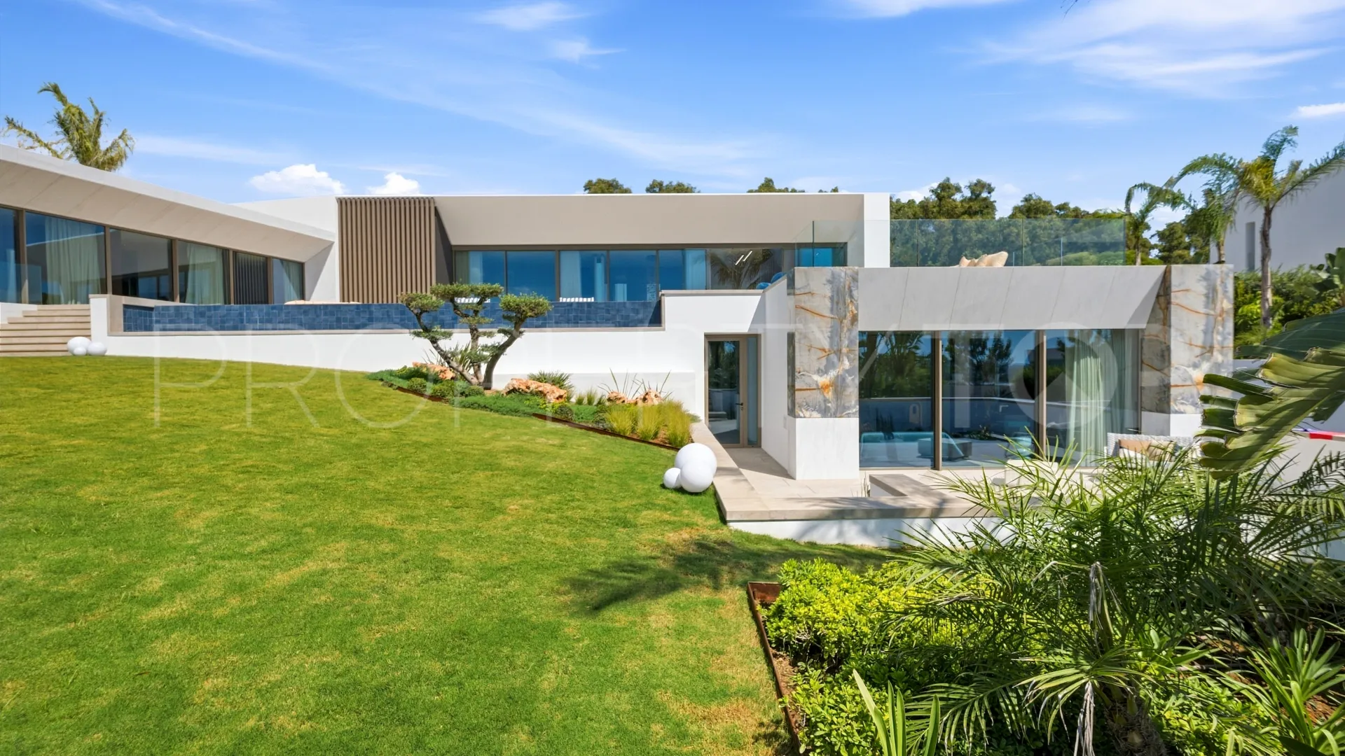 Se vende villa en Zona L