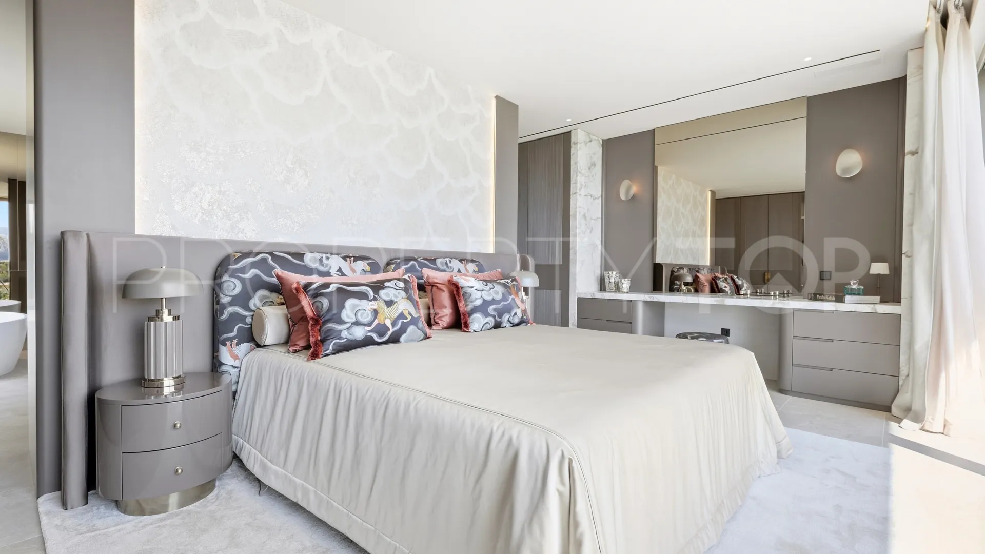 Se vende villa en Zona L