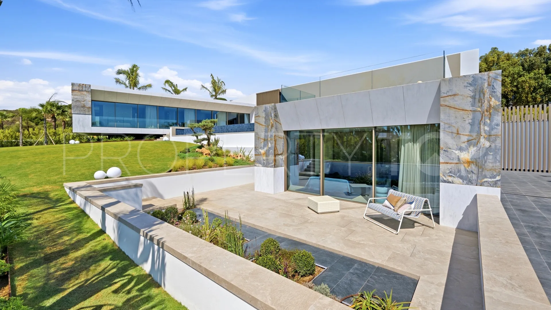 Se vende villa en Zona L