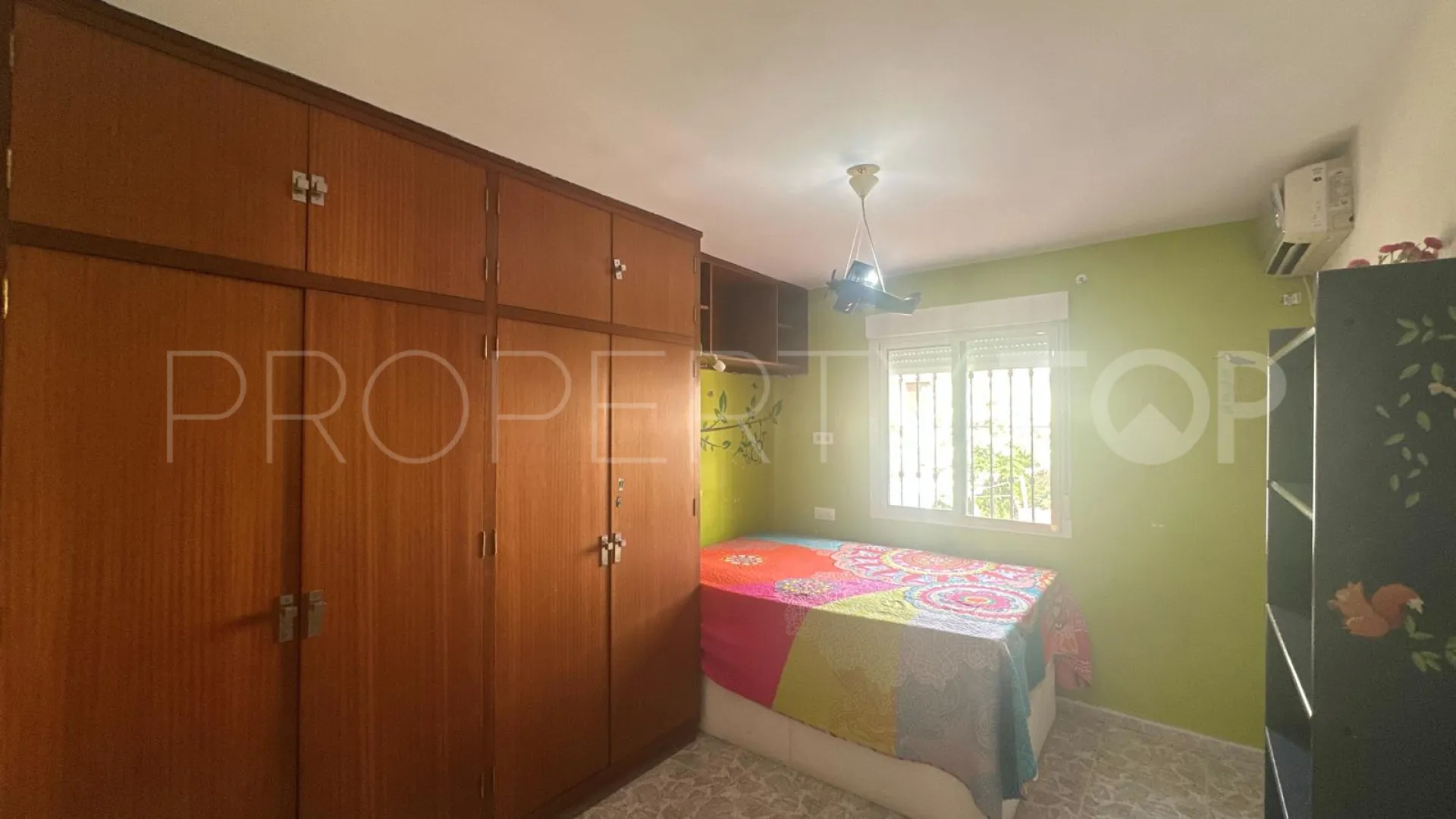 Town house for sale in Los Barrios