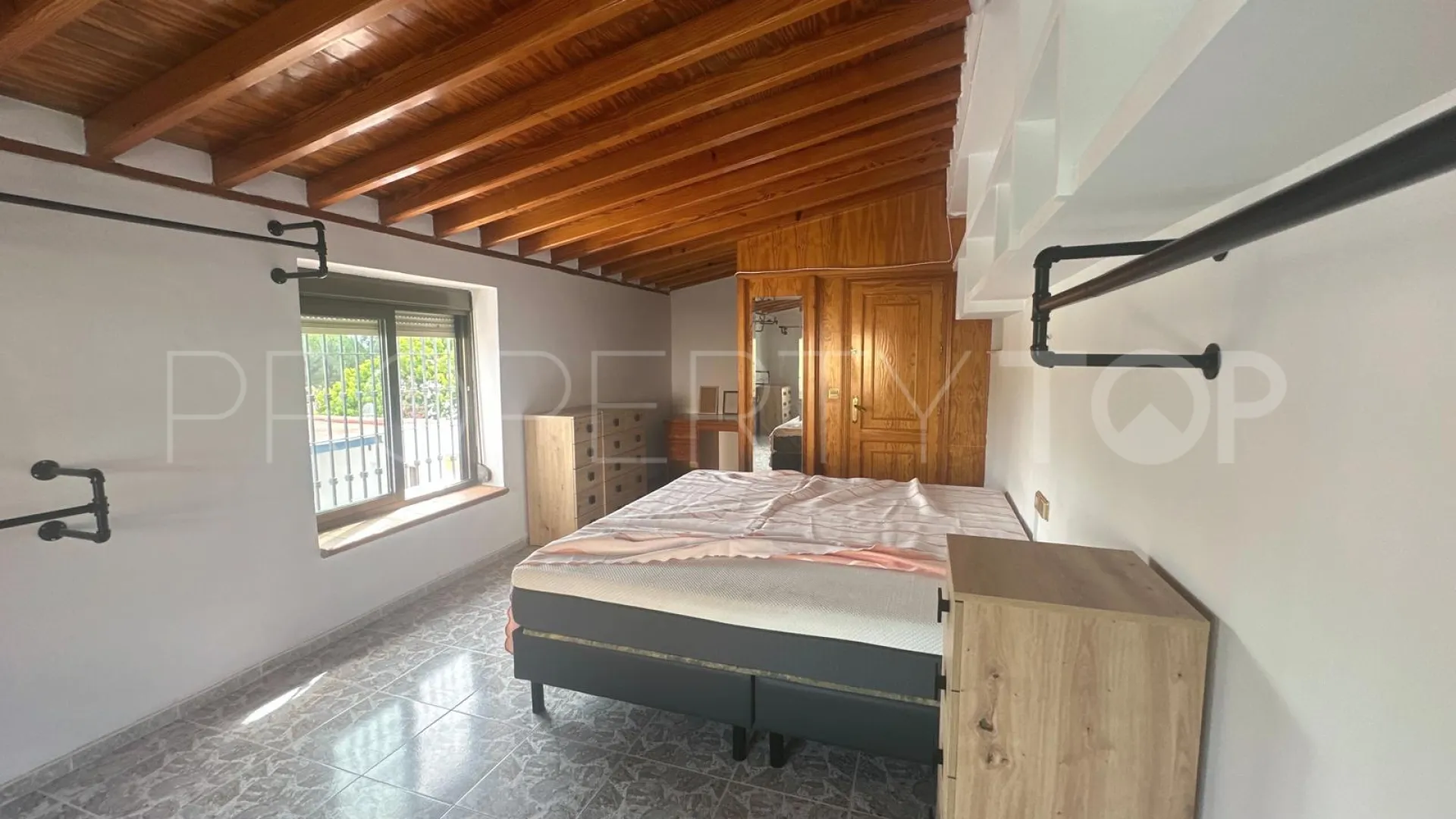 Town house for sale in Los Barrios