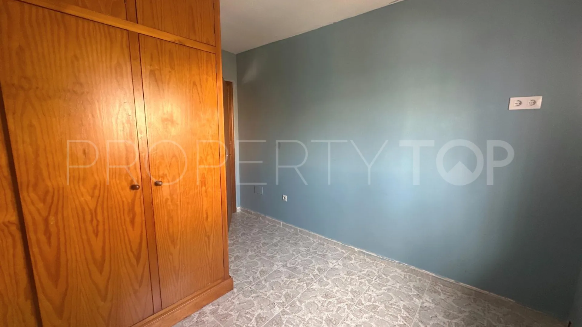 Town house for sale in Los Barrios