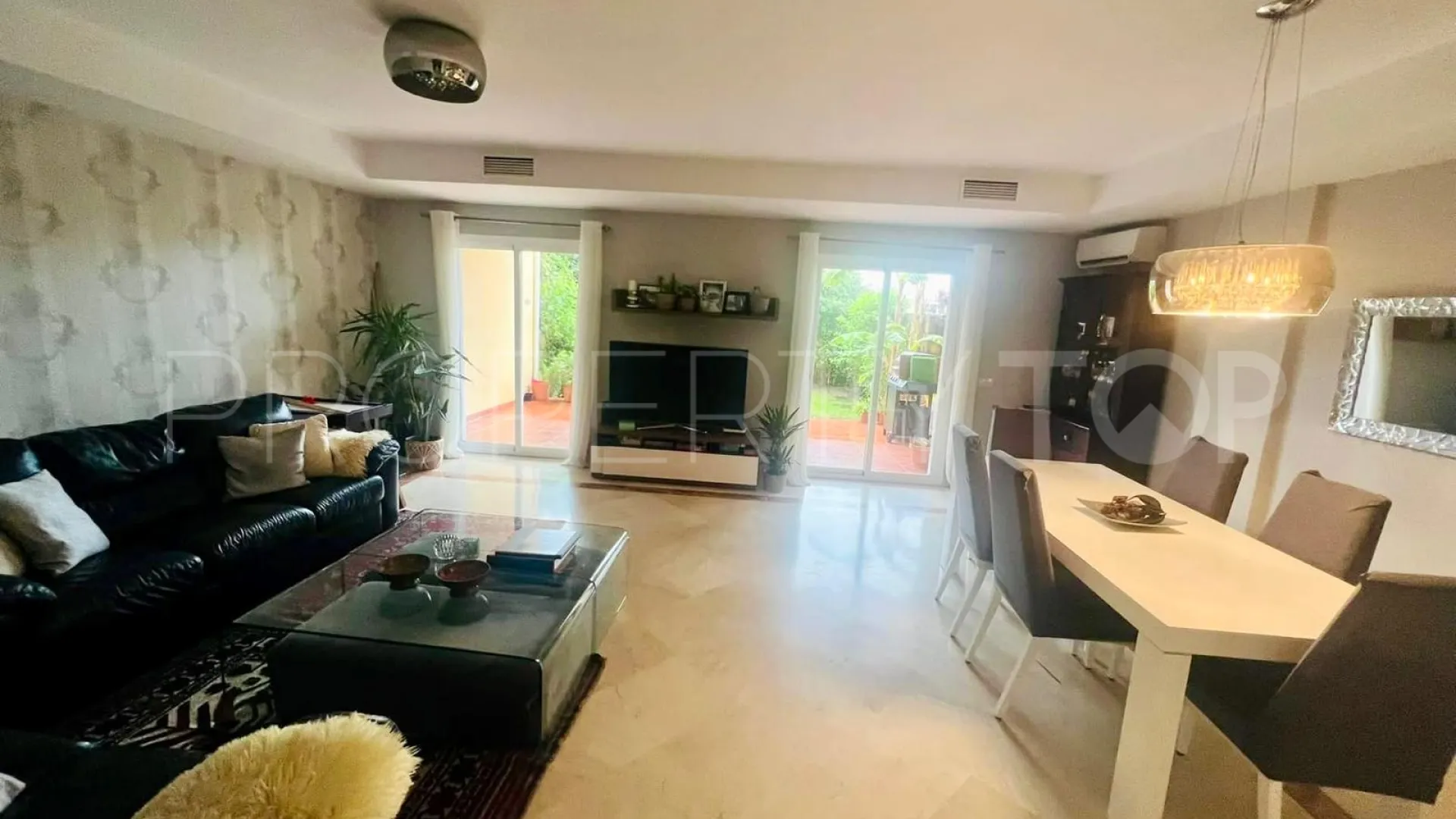For sale town house in Pueblo Nuevo de Guadiaro