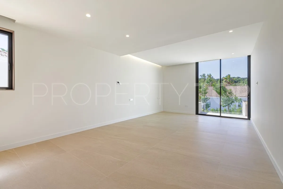Zona F, villa de 4 dormitorios en venta