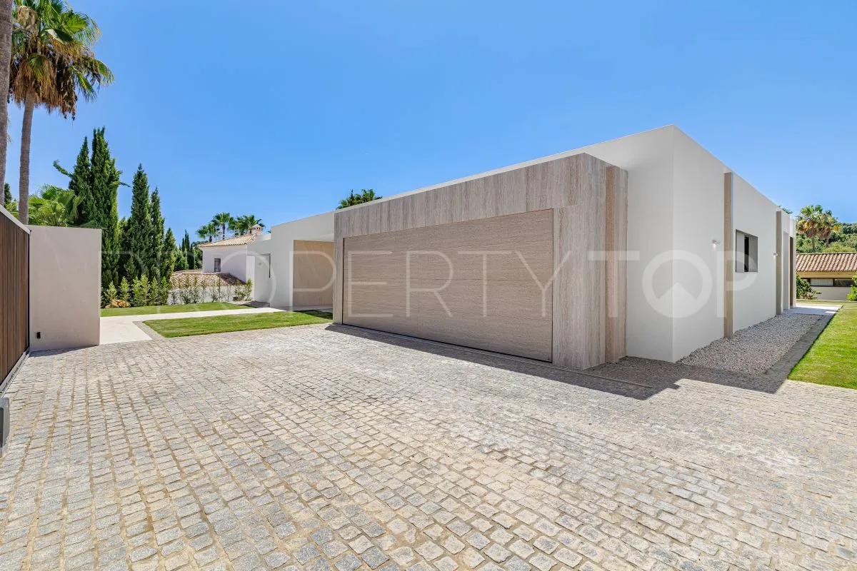 Zona F, villa de 4 dormitorios en venta