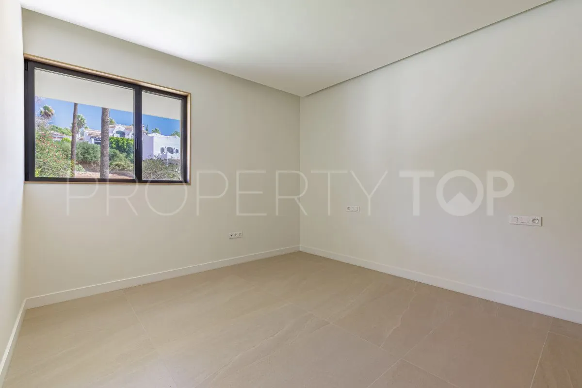 Zona F, villa de 4 dormitorios en venta
