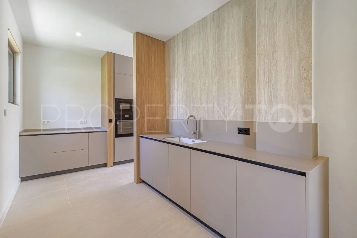Zona F, villa de 4 dormitorios en venta