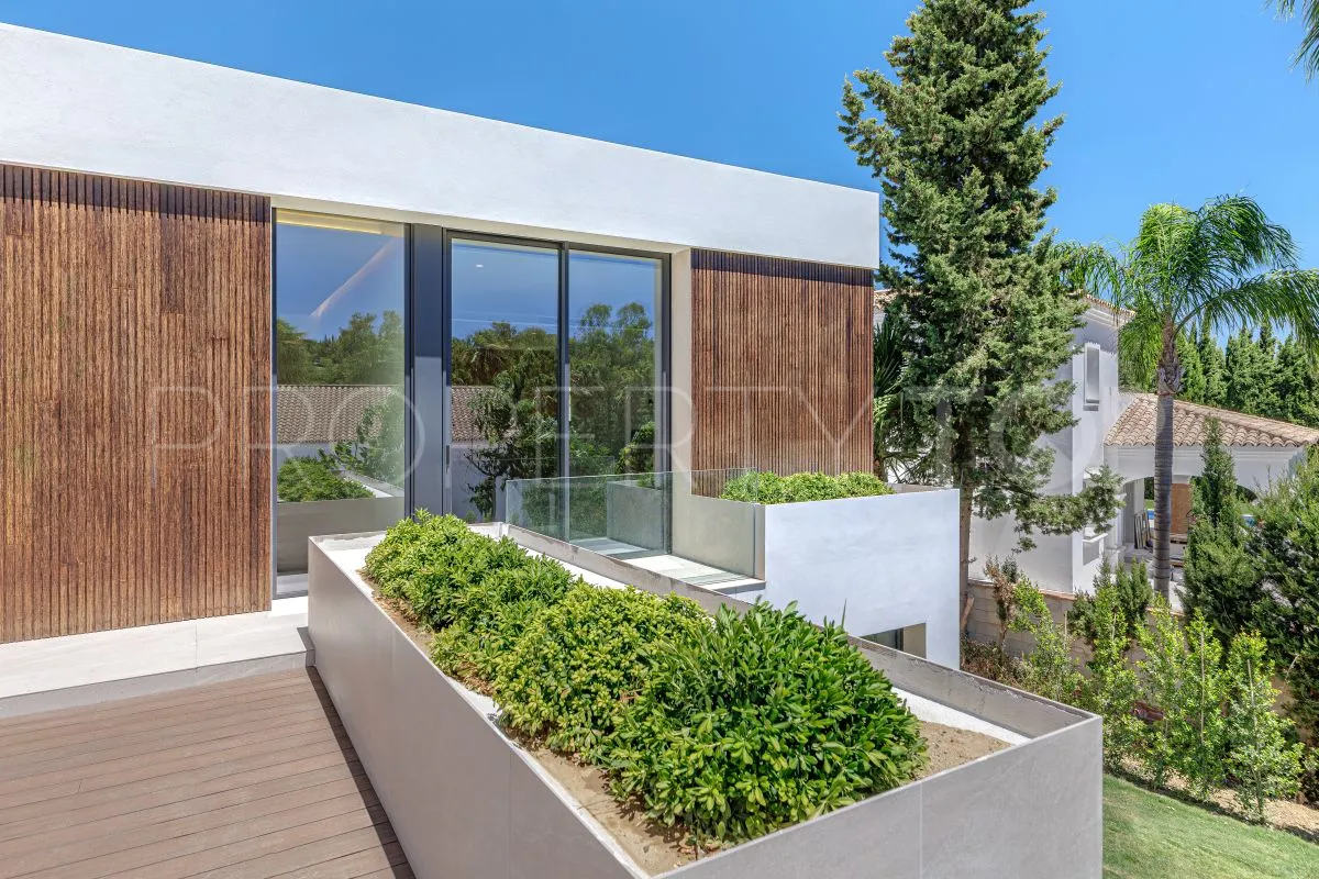 Zona F, villa de 4 dormitorios en venta