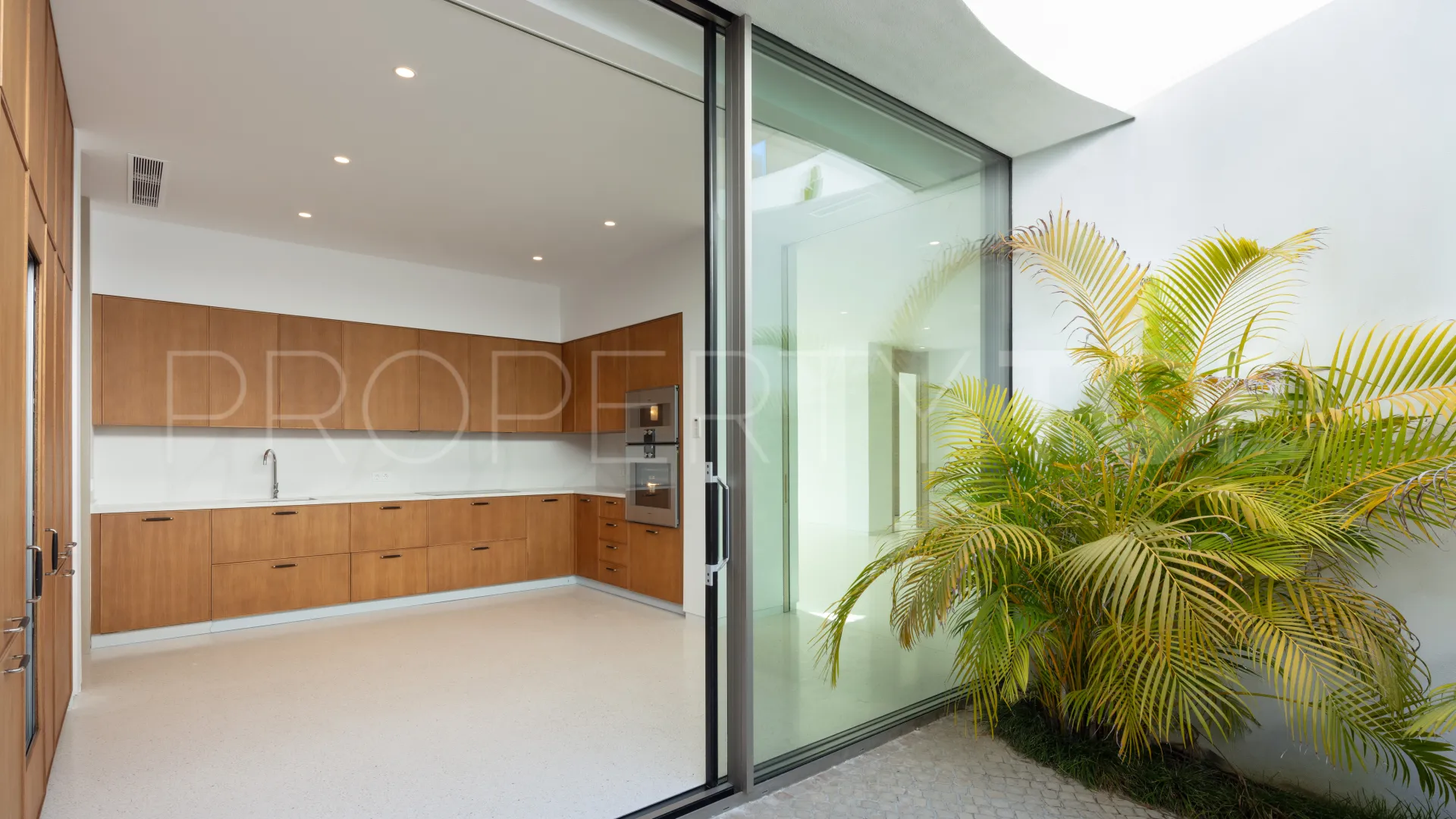 Villa en venta en Finca Cortesin con 4 dormitorios