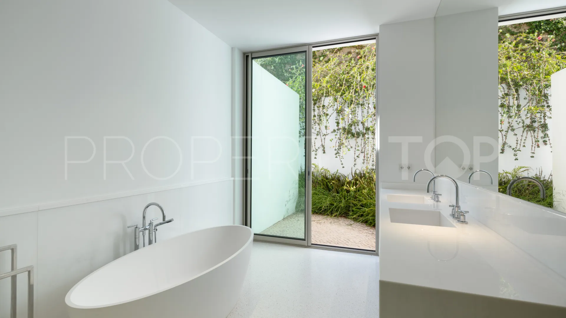 Villa en venta en Finca Cortesin con 4 dormitorios
