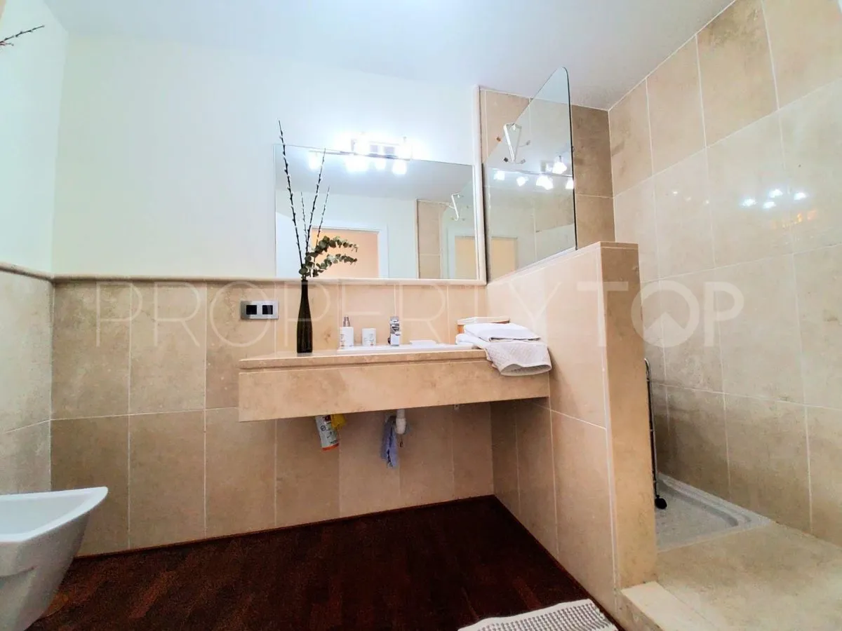 For sale villa with 5 bedrooms in Torreguadiaro