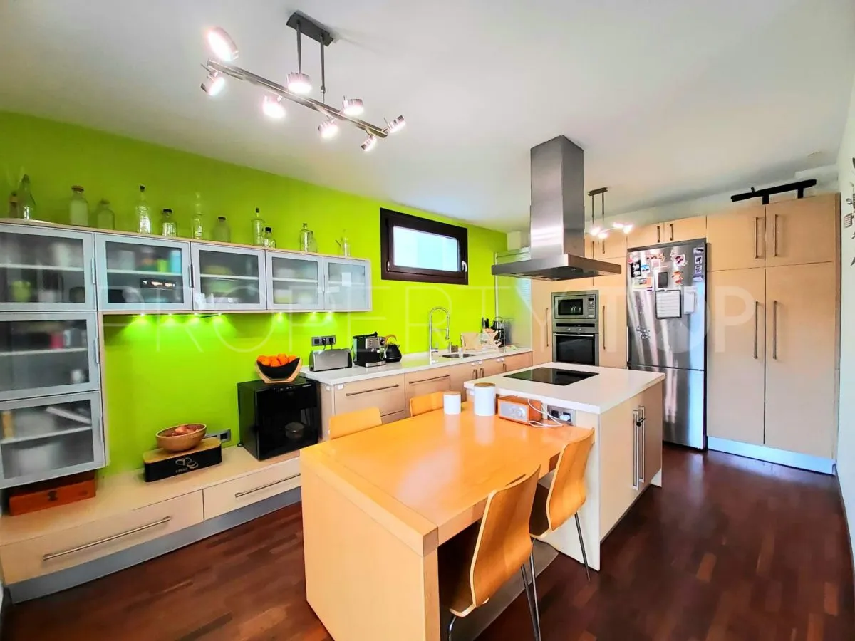 For sale villa with 5 bedrooms in Torreguadiaro