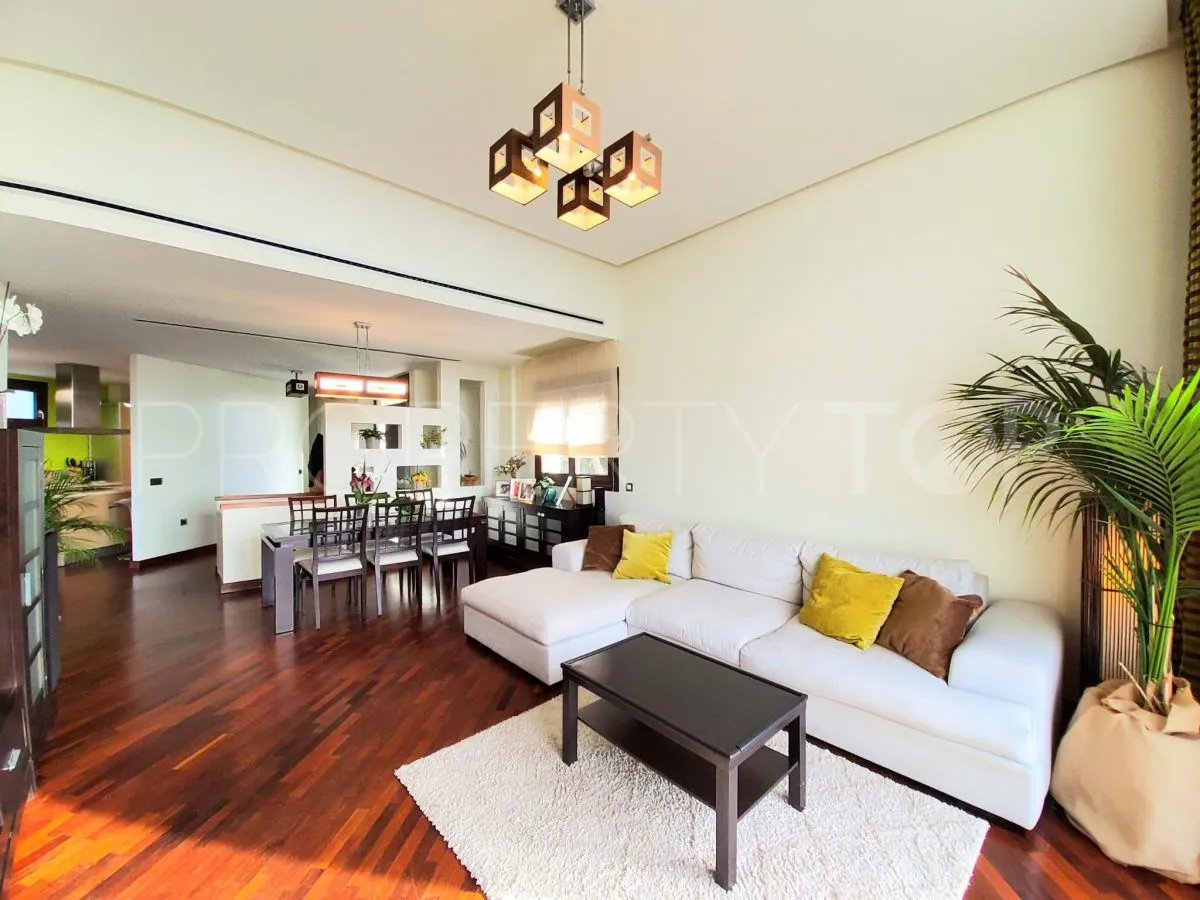 For sale villa with 5 bedrooms in Torreguadiaro