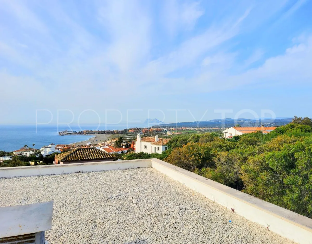 For sale villa with 5 bedrooms in Torreguadiaro