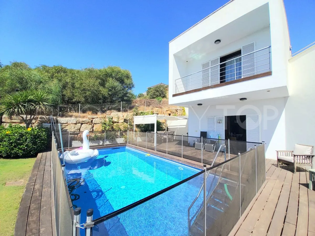 For sale villa with 5 bedrooms in Torreguadiaro