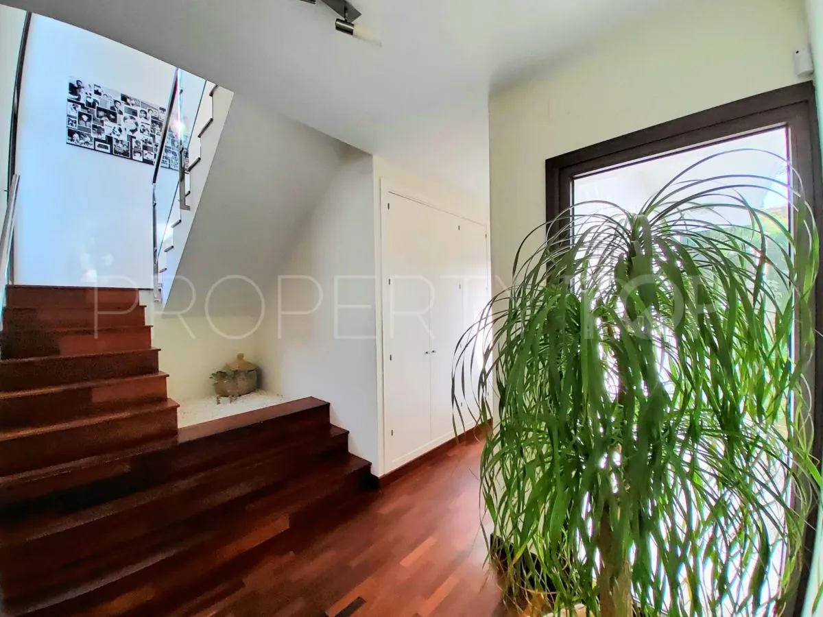 For sale villa with 5 bedrooms in Torreguadiaro