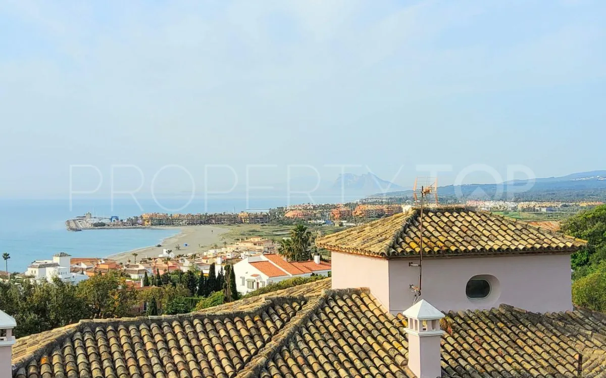 For sale villa with 5 bedrooms in Torreguadiaro