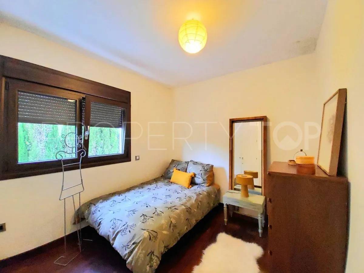 For sale villa with 5 bedrooms in Torreguadiaro