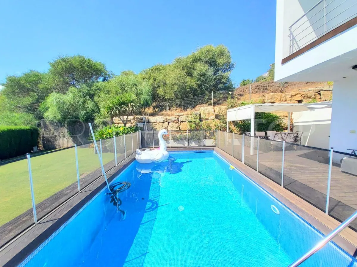 For sale villa with 5 bedrooms in Torreguadiaro