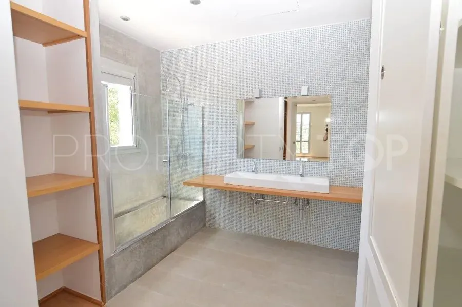Comprar villa con 5 dormitorios en Sotogrande Alto