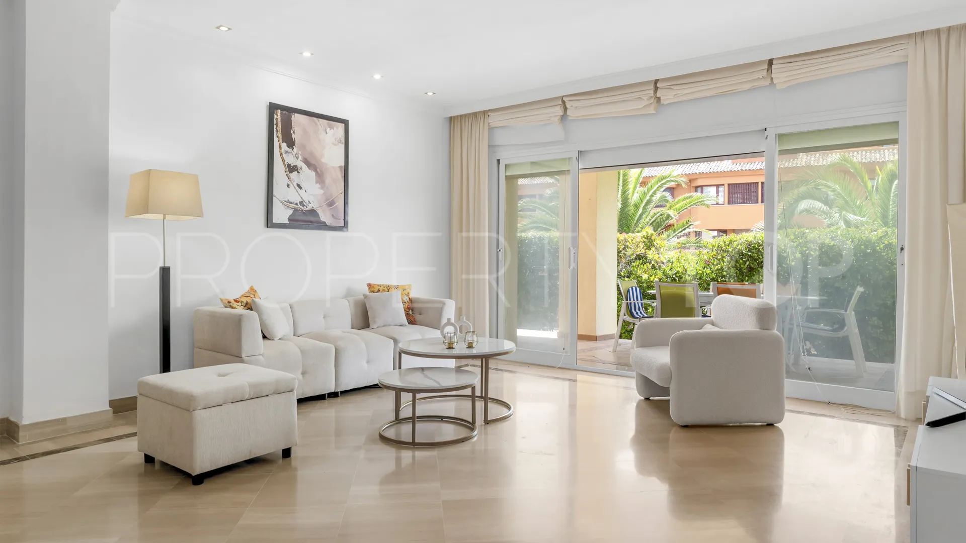 Comprar apartamento planta baja en Bahia de Marbella