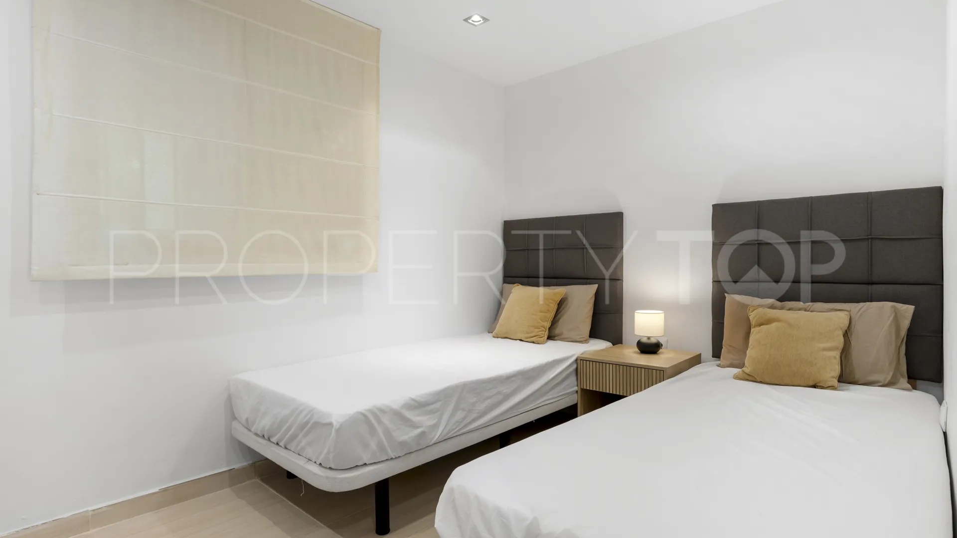 Comprar apartamento planta baja en Bahia de Marbella