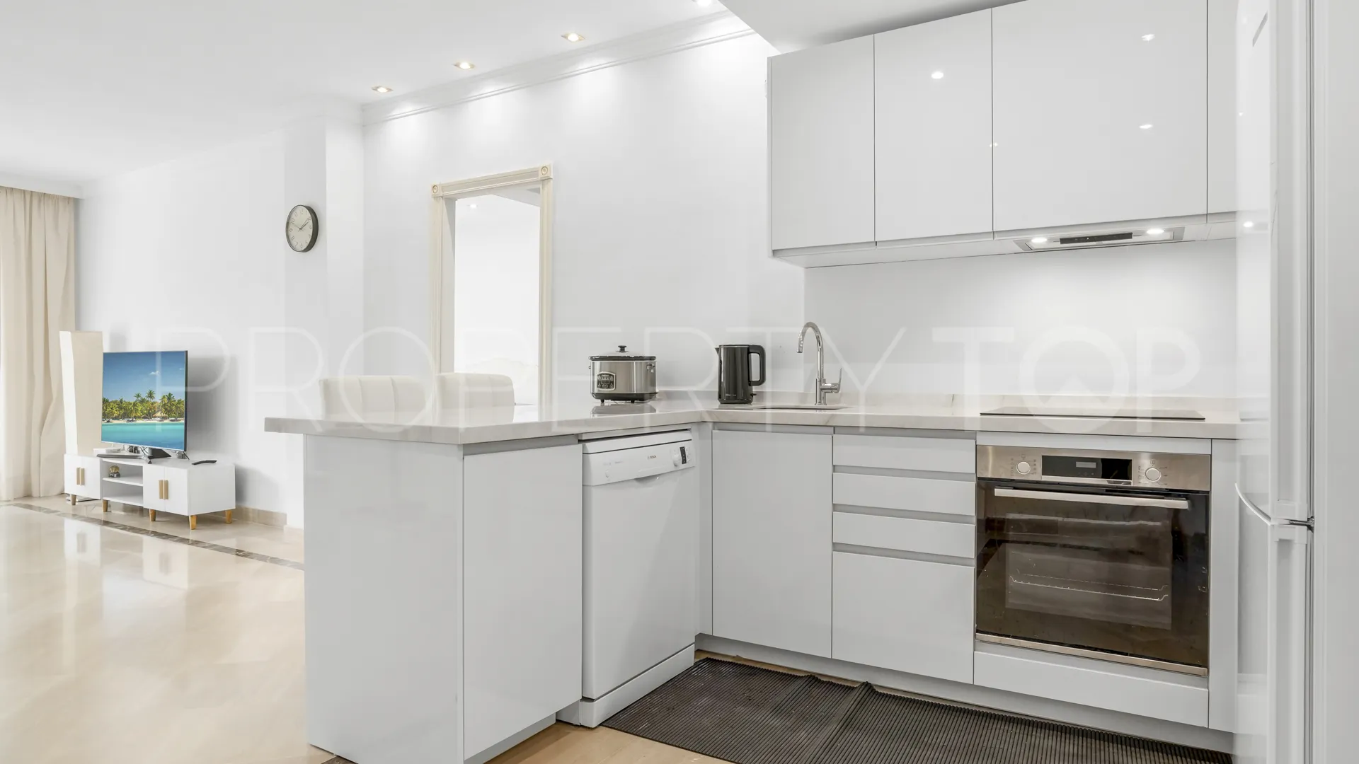 Comprar apartamento planta baja en Bahia de Marbella