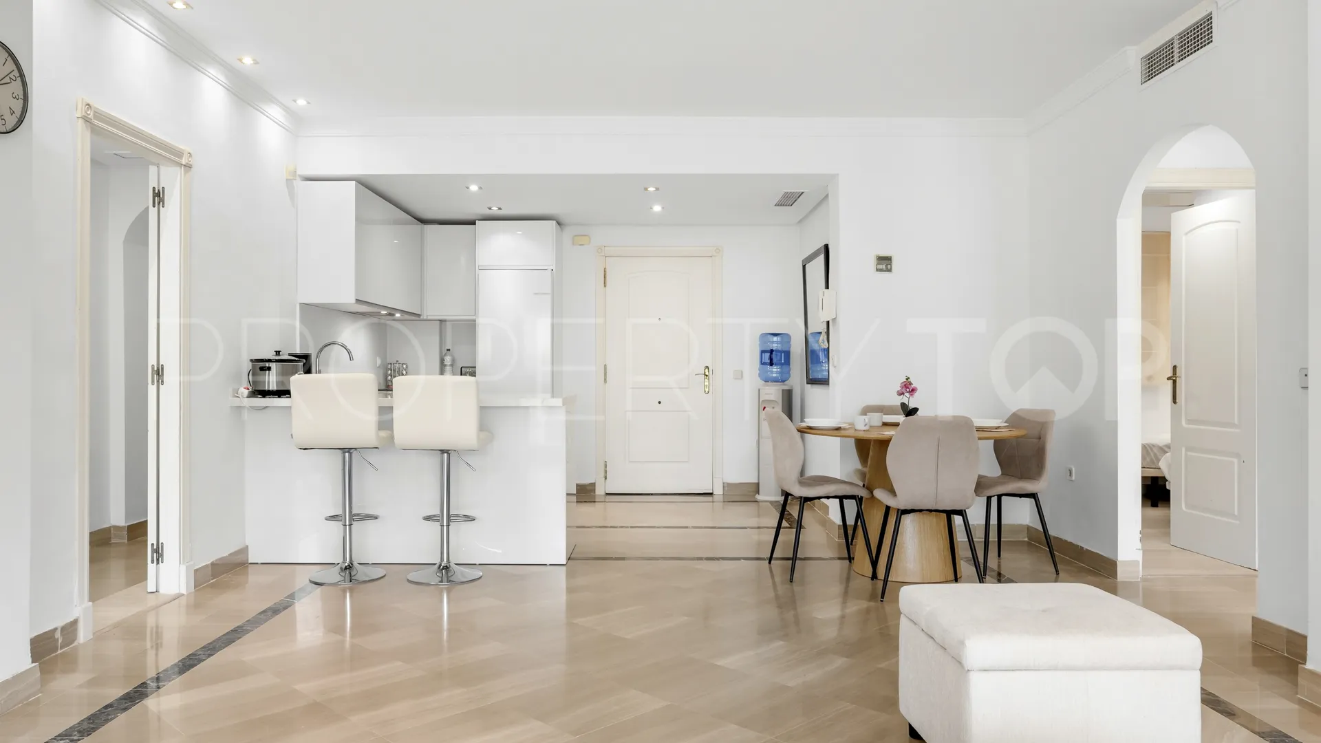 Comprar apartamento planta baja en Bahia de Marbella