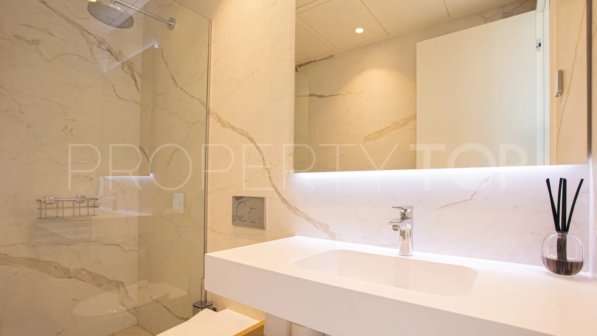 Penthouse with 3 bedrooms for sale in Benalús