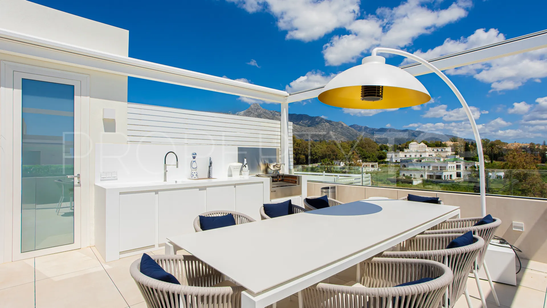 Penthouse with 3 bedrooms for sale in Benalús
