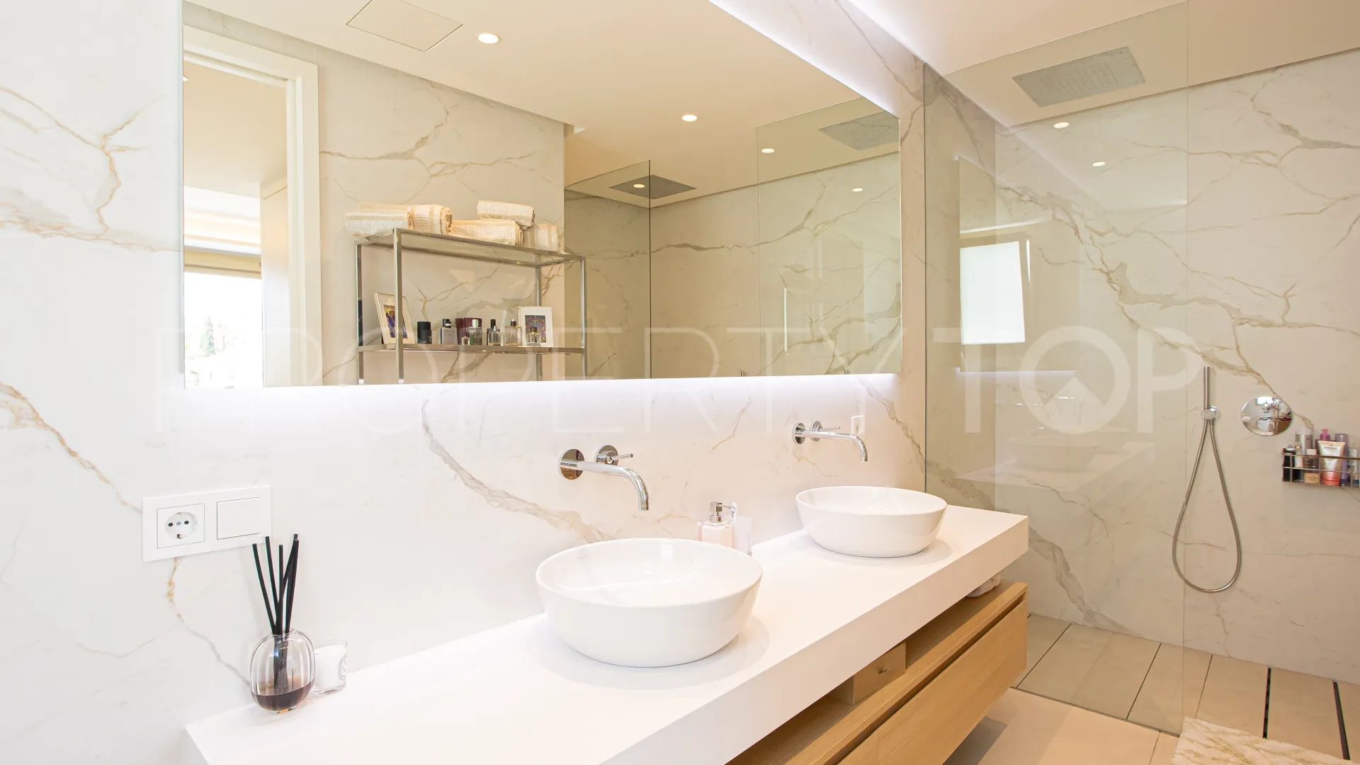 Penthouse with 3 bedrooms for sale in Benalús