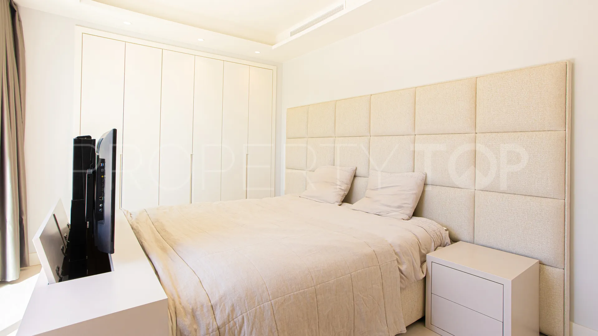 Penthouse with 3 bedrooms for sale in Benalús