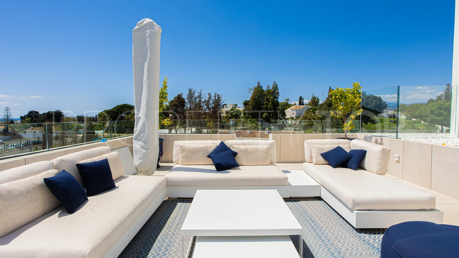 Penthouse with 3 bedrooms for sale in Benalús