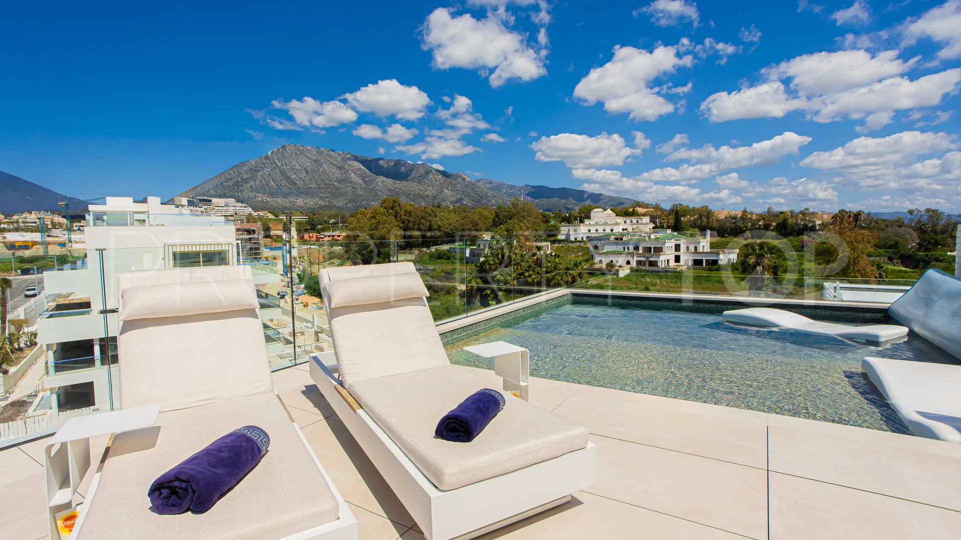 Penthouse with 3 bedrooms for sale in Benalús