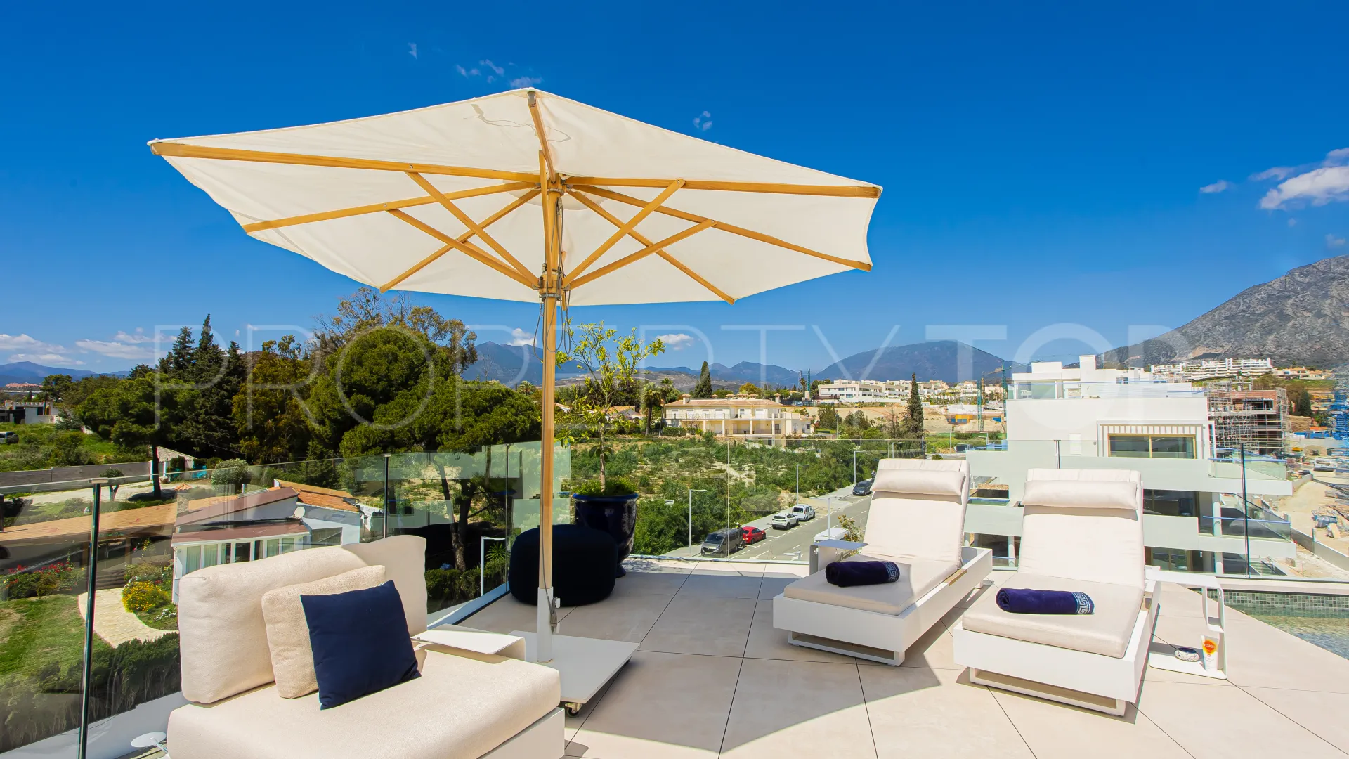 Penthouse with 3 bedrooms for sale in Benalús
