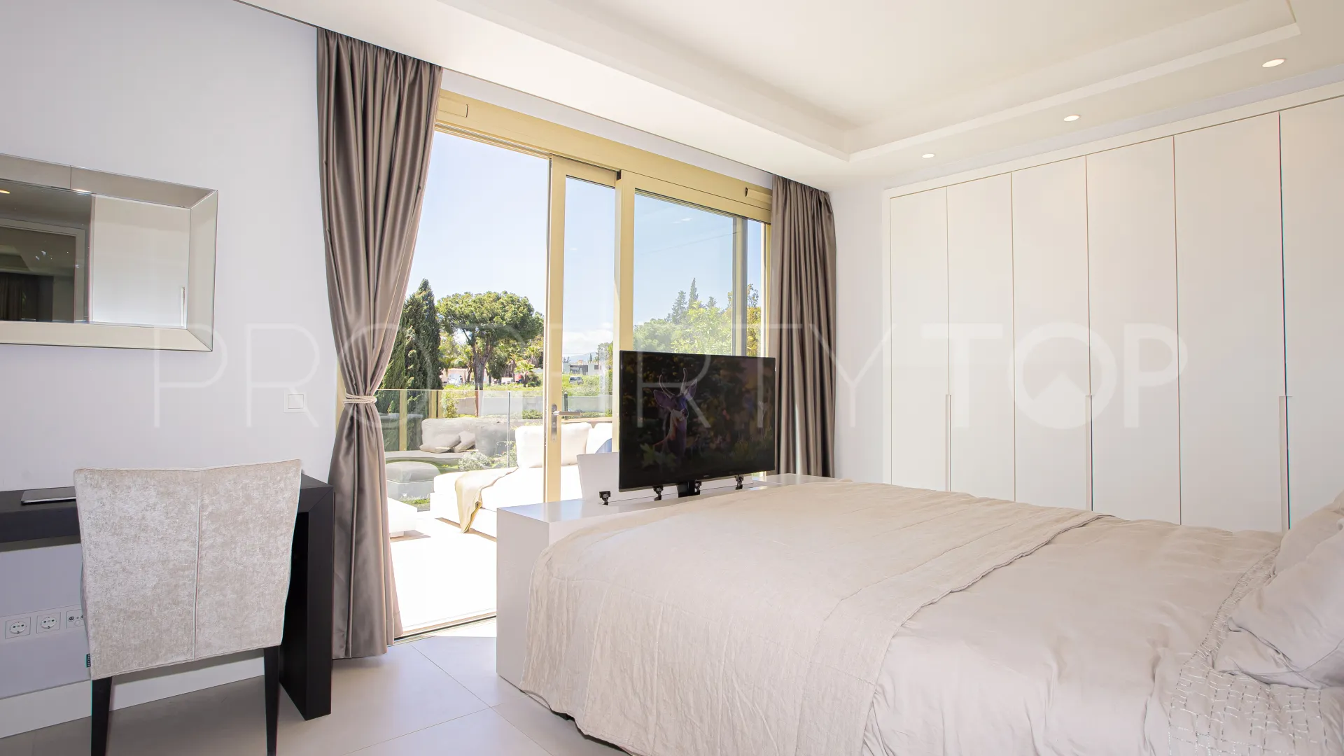 Penthouse with 3 bedrooms for sale in Benalús